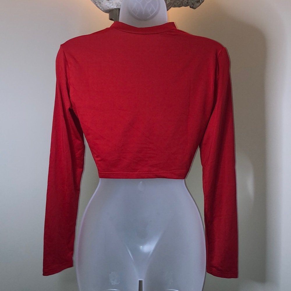 Crop top. NWOT - Picture 2 of 3